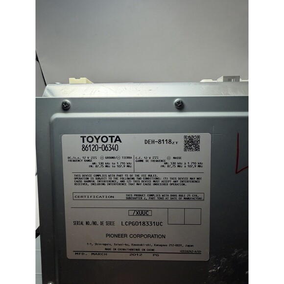 Toyota Camry 2012-13 CD Player/FM/AM Radio - Picture 2 of 4